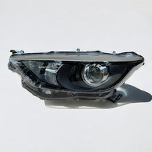Laden Sie das Bild in den Galerie-Viewer, Frontscheinwerfer Toyota 4 Yaris Links Scheinwerfer Headlight