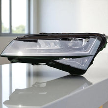 Load image into Gallery viewer, Frontscheinwerfer Skoda Superb III 3V1941017D Xenon Links Scheinwerfer Headlight