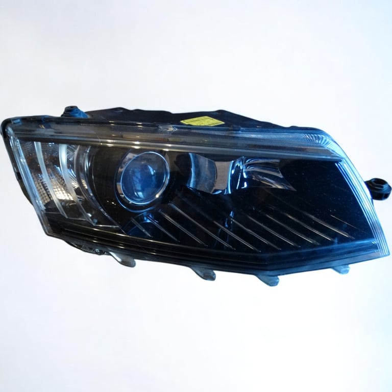 Frontscheinwerfer Skoda Octavia III 5E1941016 Bi-Xenon Rechts Headlight SCH9941094064op