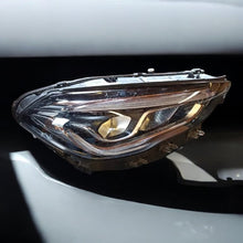 Laden Sie das Bild in den Galerie-Viewer, Frontscheinwerfer Mercedes-Benz W247 A2479063605KZ LED Rechts Headlight