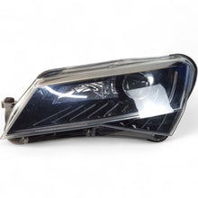 Laden Sie das Bild in den Galerie-Viewer, Frontscheinwerfer Skoda Superb III 3V1941015A Xenon Links Scheinwerfer Headlight