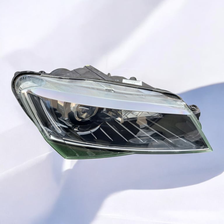 Frontscheinwerfer Skoda Superb III 3V1941016A Xenon Rechts Headlight