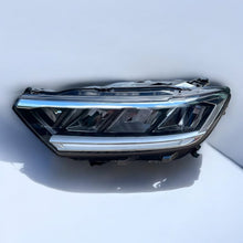Laden Sie das Bild in den Galerie-Viewer, Frontscheinwerfer Dacia Troc T Roc 90198870 LED Links Scheinwerfer Headlight