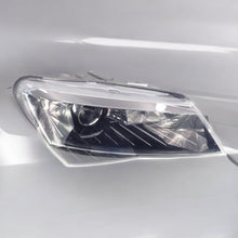 Laden Sie das Bild in den Galerie-Viewer, Frontscheinwerfer Skoda Superb III 3V1941016B Xenon Rechts Headlight