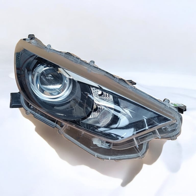 Frontscheinwerfer Toyota Yaris Rechts Scheinwerfer Headlight
