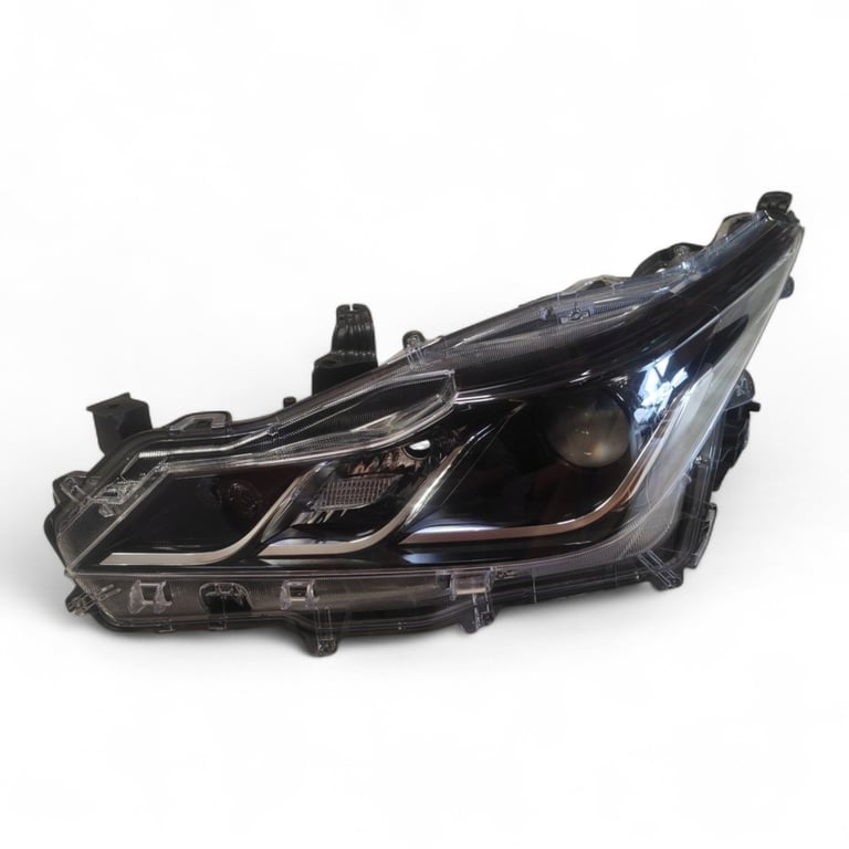 Frontscheinwerfer Toyota Corolla 8115002T31 LED Ein Stück (Rechts oder Links)