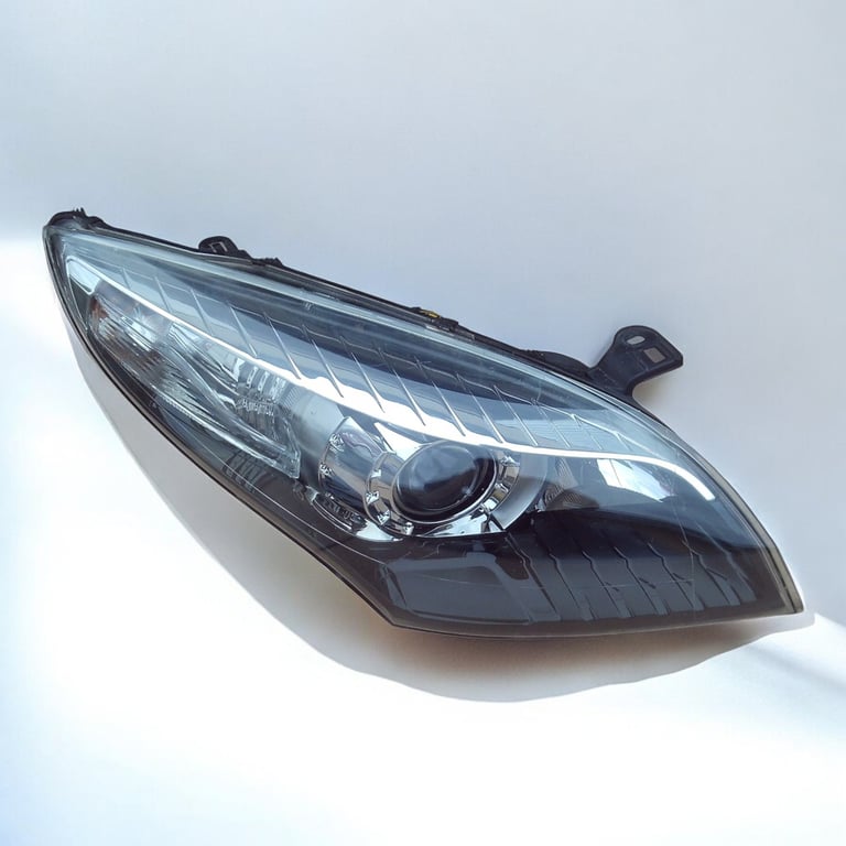 Frontscheinwerfer Renault Megane III Xenon Rechts Scheinwerfer Headlight