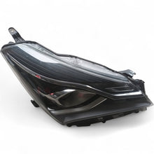 Laden Sie das Bild in den Galerie-Viewer, Frontscheinwerfer Toyota Yaris Rechts Scheinwerfer Headlight SCH7036527024dv