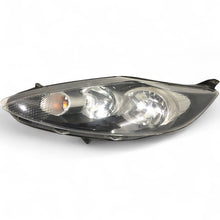 Laden Sie das Bild in den Galerie-Viewer, Frontscheinwerfer Ford Fiesta I 8A61-13W030- Links Scheinwerfer Headlight SCH4108247447au