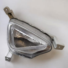 Load image into Gallery viewer, Frontscheinwerfer Hyundai I20 III 92208Q0000 Rechts Scheinwerfer Headlight