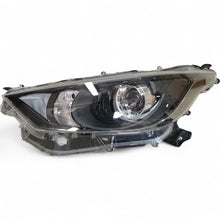 Laden Sie das Bild in den Galerie-Viewer, Frontscheinwerfer Toyota 4 Yaris 99226-81017 Links Scheinwerfer Headlight