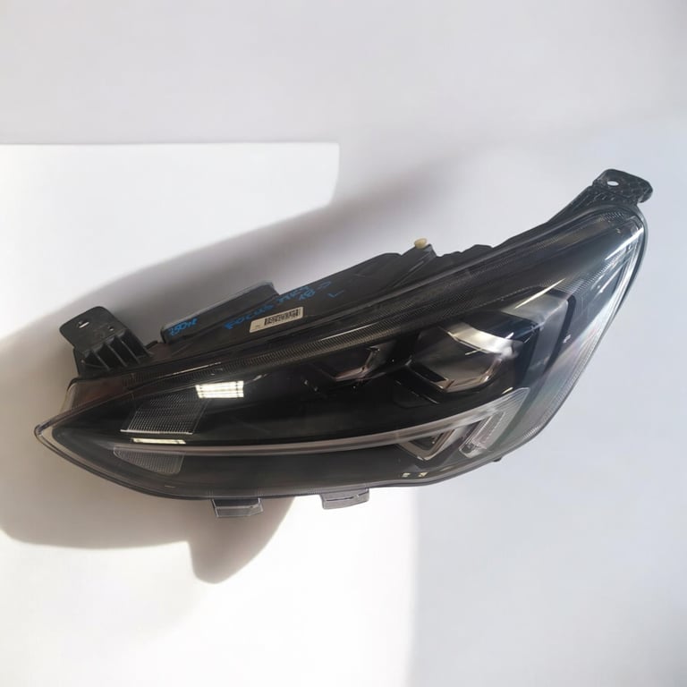 Frontscheinwerfer Ford Focus MX7B-13E015-ED Links Scheinwerfer Headlight