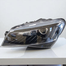 Laden Sie das Bild in den Galerie-Viewer, Frontscheinwerfer Skoda Superb III 3V1941015 Xenon Links Scheinwerfer Headlight