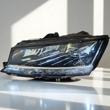 Laden Sie das Bild in den Galerie-Viewer, Frontscheinwerfer Skoda Fabia III 6V1941015F Full LED Links Headlight