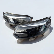 Laden Sie das Bild in den Galerie-Viewer, Frontscheinwerfer Opel Vivaro C 9832837680 9832836480 Xenon Rechts oder Links
