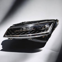Laden Sie das Bild in den Galerie-Viewer, Frontscheinwerfer Skoda Superb III 3V1941015D Full LED Links Headlight