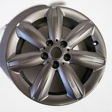 Laden Sie das Bild in den Galerie-Viewer, 1x Alufelge 17 Zoll 6.5&quot; 5x112 39ET Glanz Silber 6856041 Mini Countryman F60