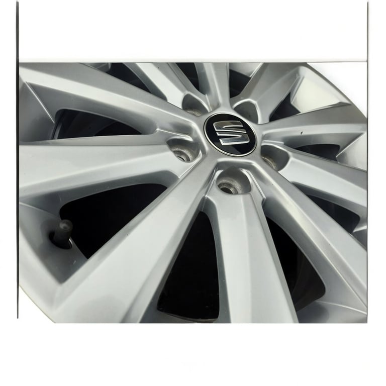 1x Alufelge 15 Zoll 5.5" 5x100 40ET Glanz Silber 6F0601025G Seat Ibiza Rim Wheel FEL4982968622kx