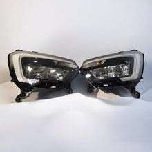 Load image into Gallery viewer, Frontscheinwerfer Renault Master 260607867R 260105567R Ein Satz Headlight