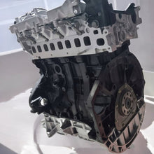 Laden Sie das Bild in den Galerie-Viewer, Motor Renault Trafic III M9R V710 Diesel Engine Unkomplett Überholt