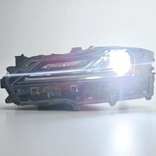 Laden Sie das Bild in den Galerie-Viewer, Frontscheinwerfer Toyota Corolla 81150-02T50-00 LED Links Scheinwerfer Headlight SCH9826973186bk