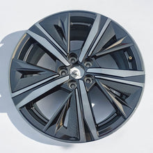 Laden Sie das Bild in den Galerie-Viewer, 1x Alufelge 18 Zoll 8.0&quot; 5x108 48ET Glanz Schwarz 9835058180 Peugeot 308 Iii