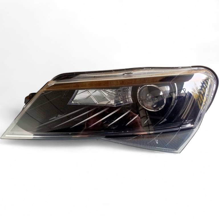 Frontscheinwerfer Skoda Superb III 3V1941015B Bi-Xenon Links Headlight