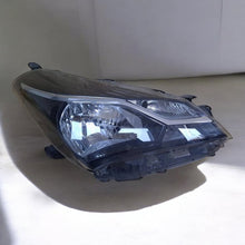Load image into Gallery viewer, Frontscheinwerfer Toyota Yaris Rechts Scheinwerfer Headlight