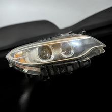 Load image into Gallery viewer, Frontscheinwerfer BMW F22 F23 Xenon Ein Stück (Rechts oder Links) Headlight SCH5699699299tw
