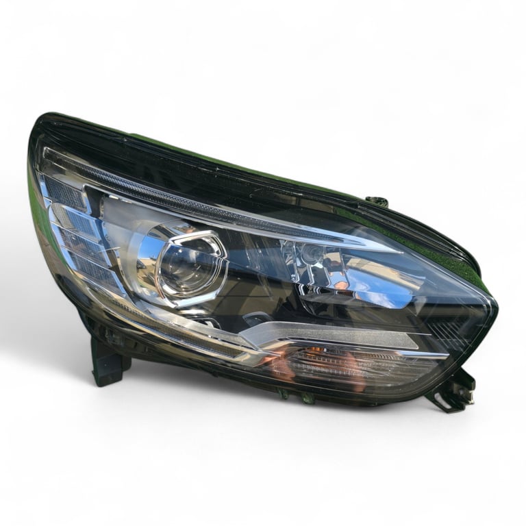 Frontscheinwerfer Renault Scenic 260100943R LED Rechts Scheinwerfer Headlight SCH8092129176ya