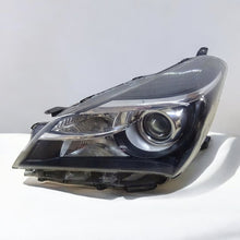 Load image into Gallery viewer, Frontscheinwerfer Toyota Yaris Links Scheinwerfer Headlight