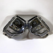 Laden Sie das Bild in den Galerie-Viewer, Frontscheinwerfer Hyundai Santa Fe Ein Stück (Rechts oder Links) Headlight SCH8028099607ix