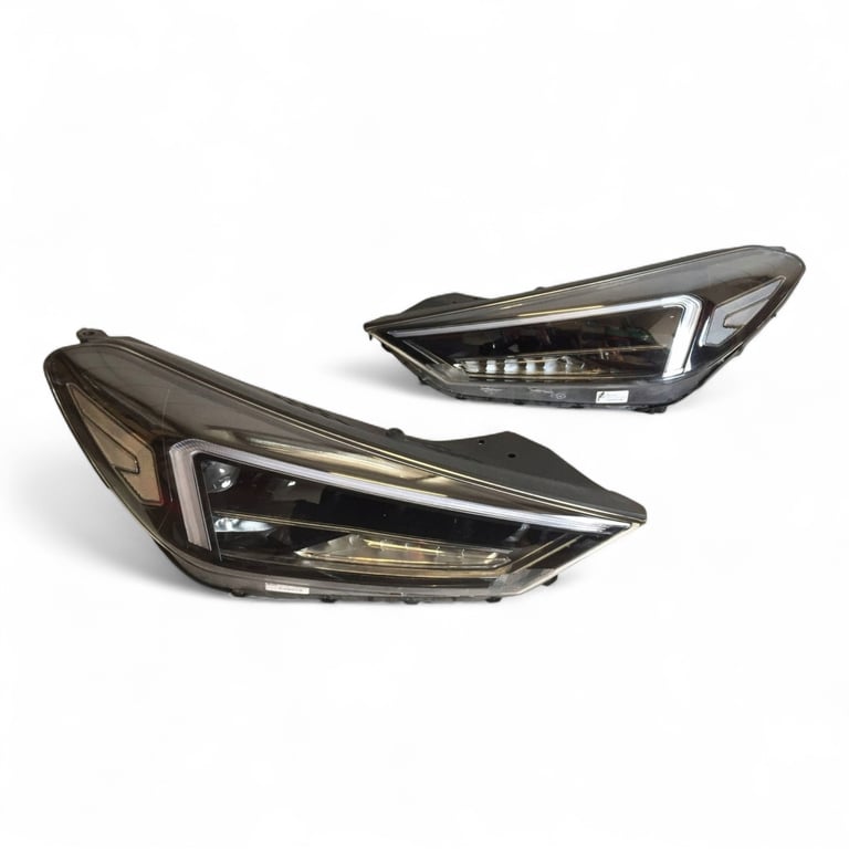 Frontscheinwerfer Hyundai Tucson 92102D7700 92101D770 Ein Satz Headlight SCH7804568176tq