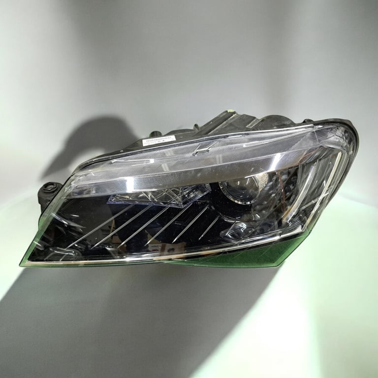 Frontscheinwerfer Skoda Superb III 3V1941015B Xenon Links Scheinwerfer Headlight