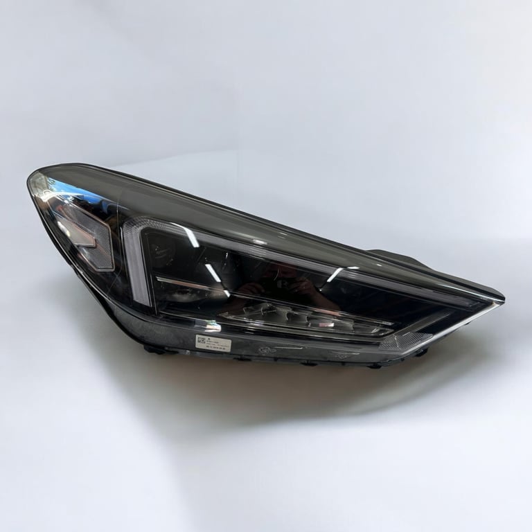 Frontscheinwerfer Hyundai Tucson 92102D7700 Rechts Scheinwerfer Headlight