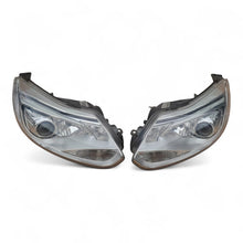 Laden Sie das Bild in den Galerie-Viewer, Frontscheinwerfer Ford Focus BM51-13D154-AE Xenon Ein Stück (Rechts oder Links) SCH7052739941lt