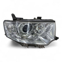 Load image into Gallery viewer, Frontscheinwerfer Mitsubishi Pajero I 8301-A878 Rechts Scheinwerfer Headlight SCH1702912117bs