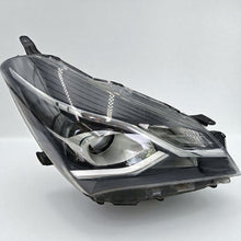 Load image into Gallery viewer, Frontscheinwerfer Toyota Yaris Rechts Scheinwerfer Headlight