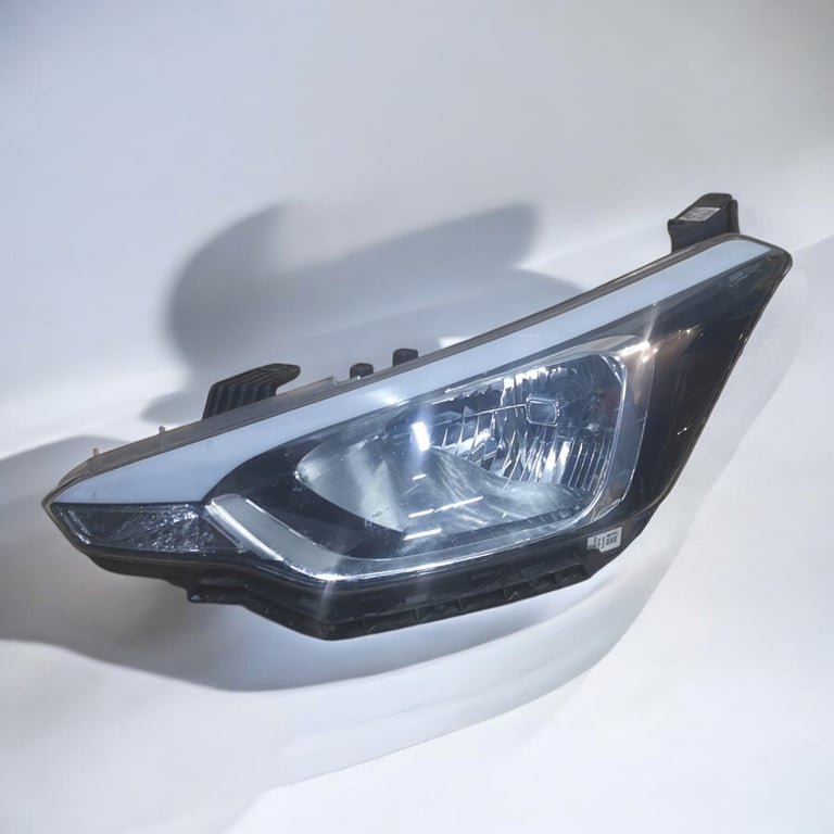 Frontscheinwerfer Hyundai I20 II 82101C8000 Ein Stück (Rechts oder Links)