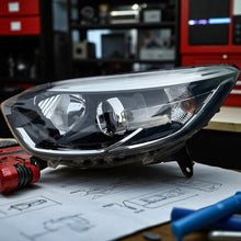 Laden Sie das Bild in den Galerie-Viewer, Frontscheinwerfer Renault Captur I 260600698 Links Scheinwerfer Headlight SCH2849911809ft