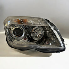 Laden Sie das Bild in den Galerie-Viewer, Frontscheinwerfer Mercedes-Benz X204 W204 A2048207559 Rechts Headlight