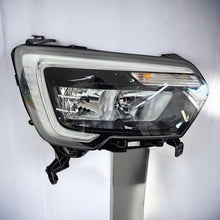 Laden Sie das Bild in den Galerie-Viewer, Frontscheinwerfer Renault Master 260105567R Rechts Scheinwerfer Headlight SCH3835496588qi