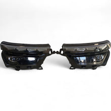 Laden Sie das Bild in den Galerie-Viewer, Frontscheinwerfer Skoda Kamiq 658941015B 658941016B Full LED Rechts oder Links SCH9742488099lf