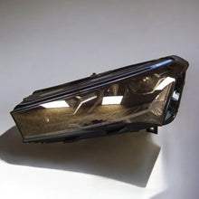 Laden Sie das Bild in den Galerie-Viewer, Frontscheinwerfer Skoda Enyaq 5LB941015B LED Links Scheinwerfer Headlight