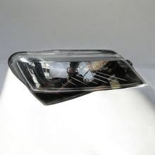 Laden Sie das Bild in den Galerie-Viewer, Frontscheinwerfer Skoda Superb III 3V1941016A LED Ein Stück (Rechts oder Links)