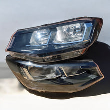 Load image into Gallery viewer, Frontscheinwerfer VW Caddy 2K8941005D 2K8941006D Ein Stück (Rechts oder Links)