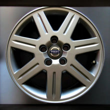 Laden Sie das Bild in den Galerie-Viewer, 1x Alufelge 16 Zoll 6.5&quot; 5x108 52,5ET Glanz Silber 8665466 Volvo C30 S40 V50