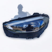 Load image into Gallery viewer, Frontscheinwerfer Mercedes-Benz 2069064703 LED Links Scheinwerfer Headlight