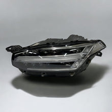 Laden Sie das Bild in den Galerie-Viewer, Frontscheinwerfer Volvo Xc90 32228688 LED Links Scheinwerfer Headlight
