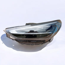 Laden Sie das Bild in den Galerie-Viewer, Frontscheinwerfer Hyundai I30 III 92101G4600 Full LED Links Headlight